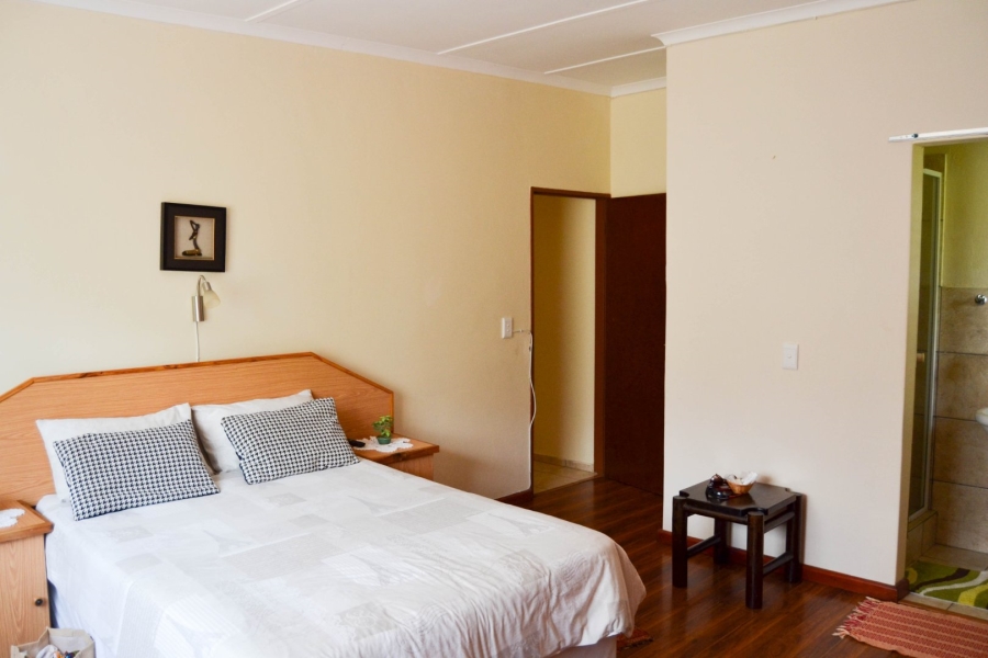 7 Bedroom Property for Sale in Suurbraak Western Cape